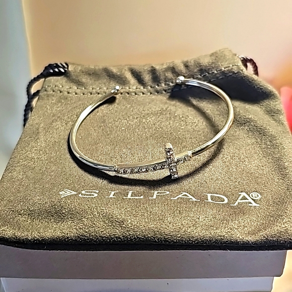 NEW Silpada B3520  Sterling Silver Cross Swarovski Crystal Cuff Bracelet - Picture 4 of 6